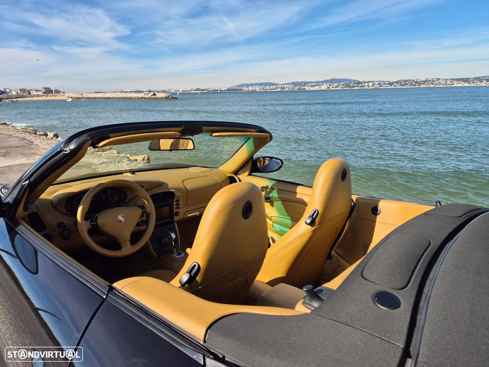 Porsche 911 (996) Carrera 4 S - 13