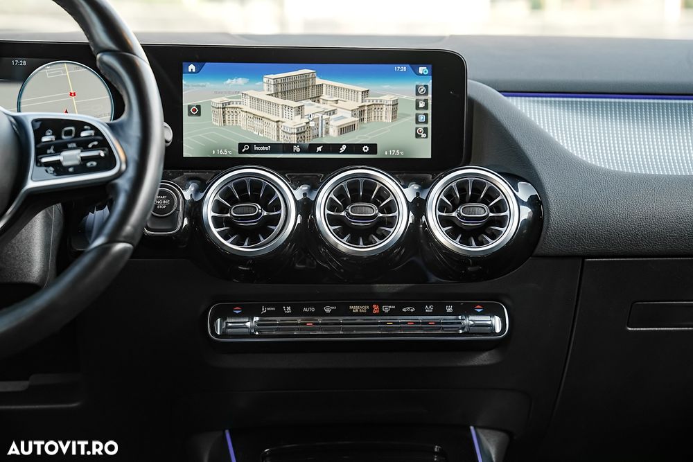 Mercedes-Benz GLA - 11