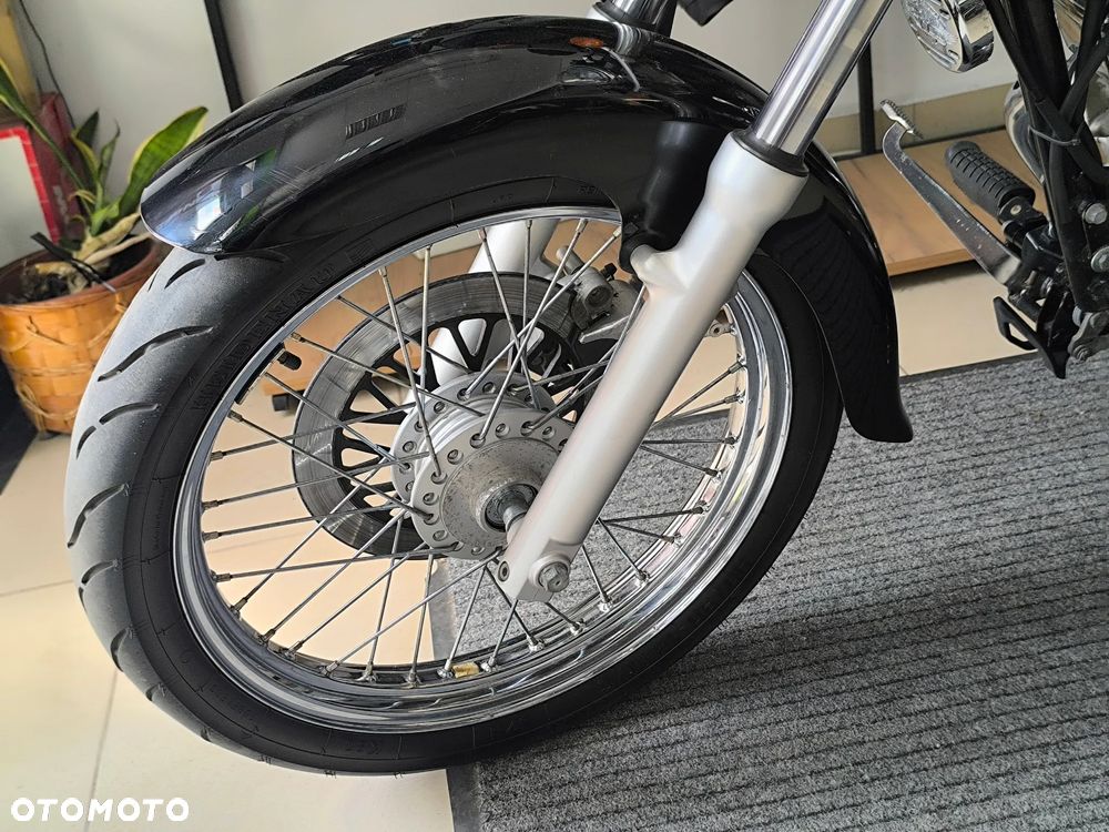 Suzuki Intruder - 17