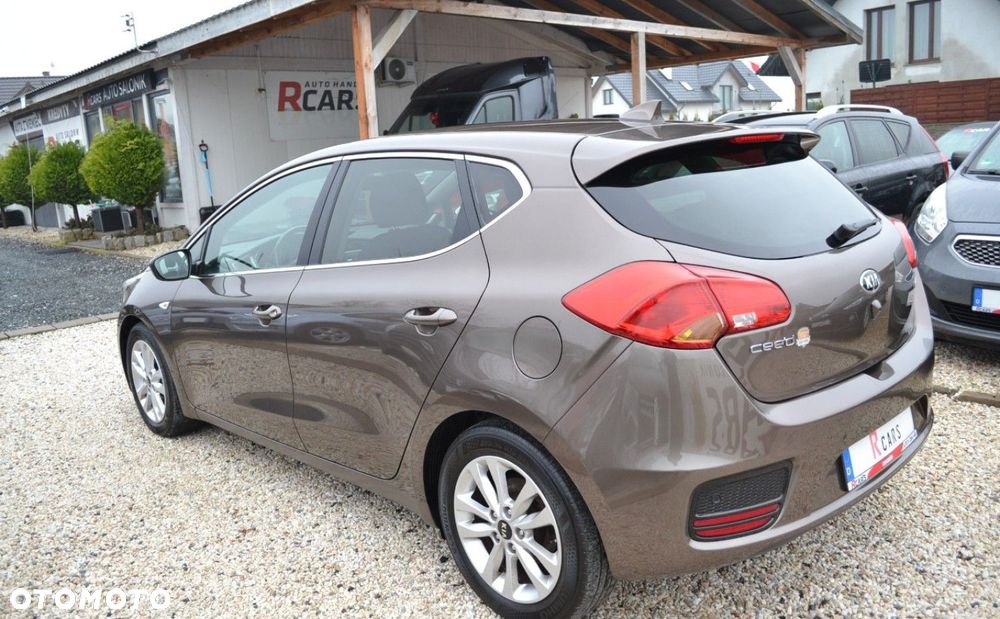 Kia Ceed 1.6 GDI ISG Dream-Team Edition - 15