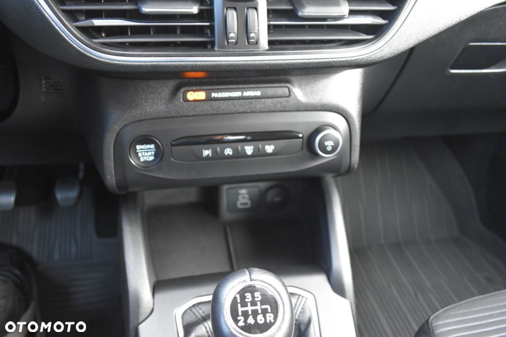 Ford Focus 1.0 EcoBoost Titanium - 32