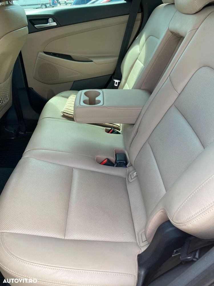 Hyundai Tucson 2.0 CRDI 4WD 6AT Luxury Pack+ - 17