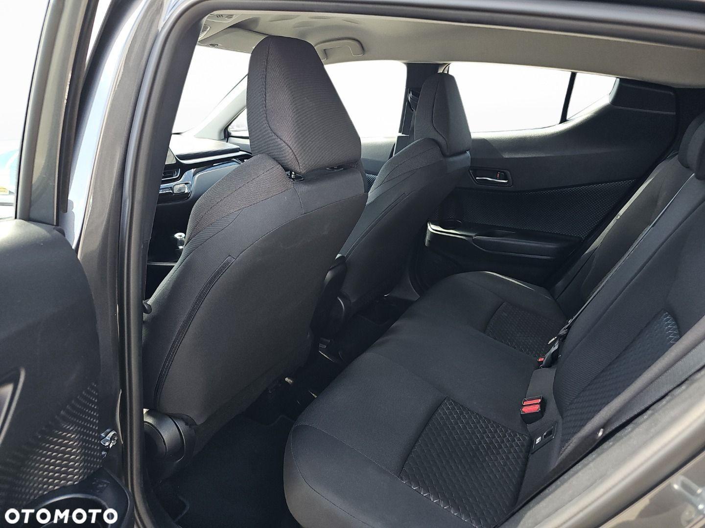 Toyota C-HR - 9