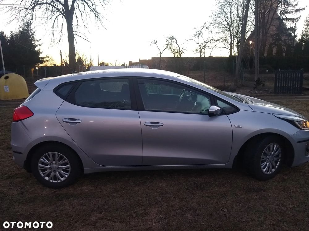 Kia Ceed - 4