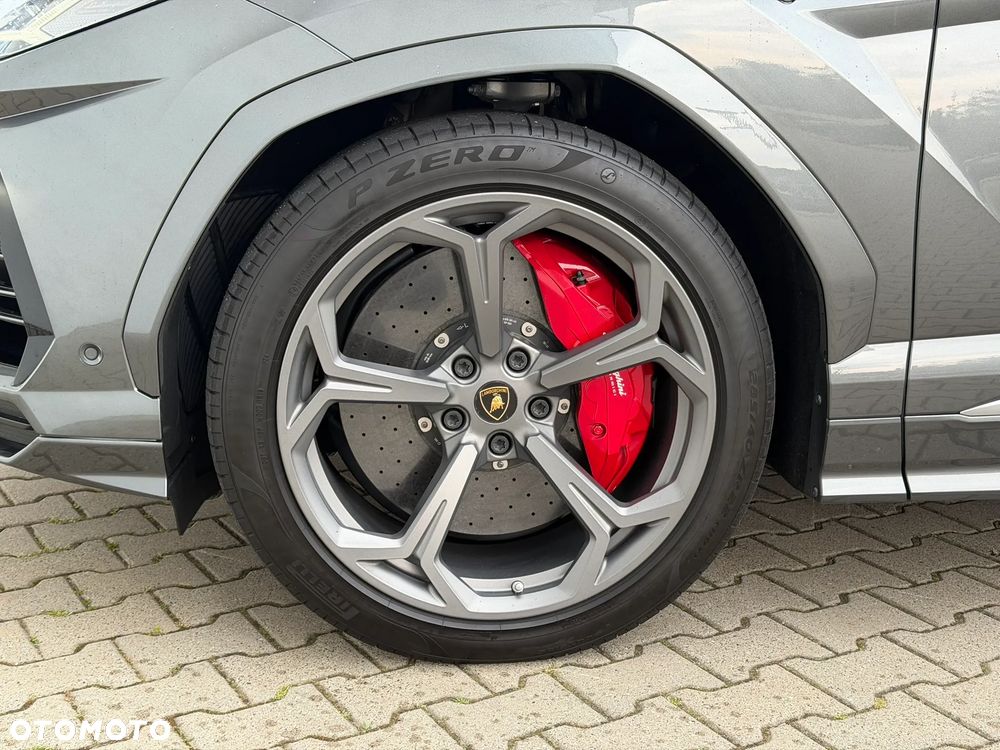 Lamborghini Urus - 11