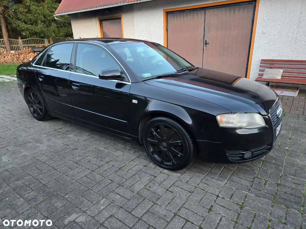 Audi A4 Limousine - 1