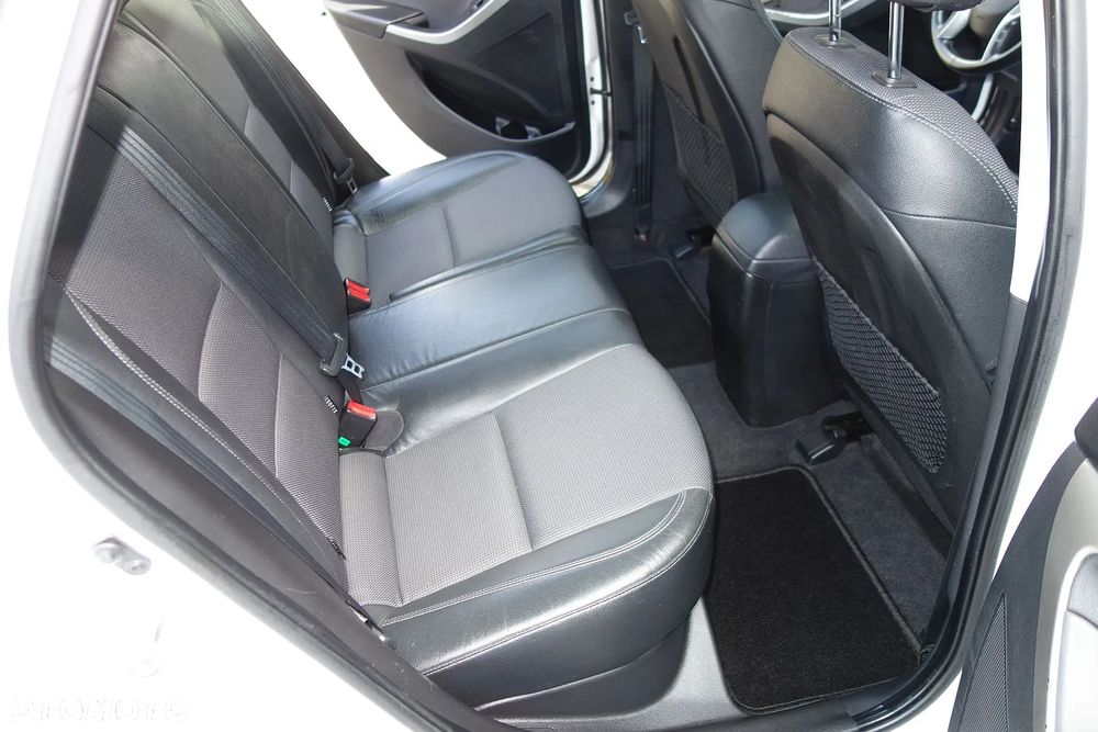Hyundai i30 1.6 Fifa World Cup Edition - 32