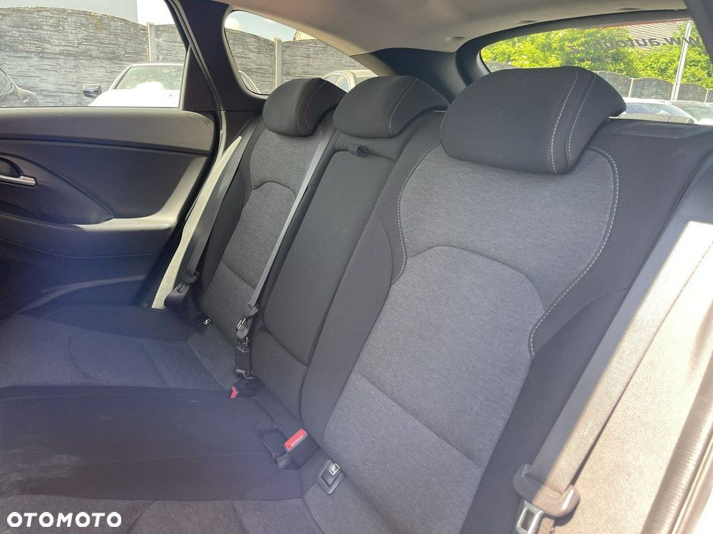 Hyundai i30 1.5 DPI Comfort - 11
