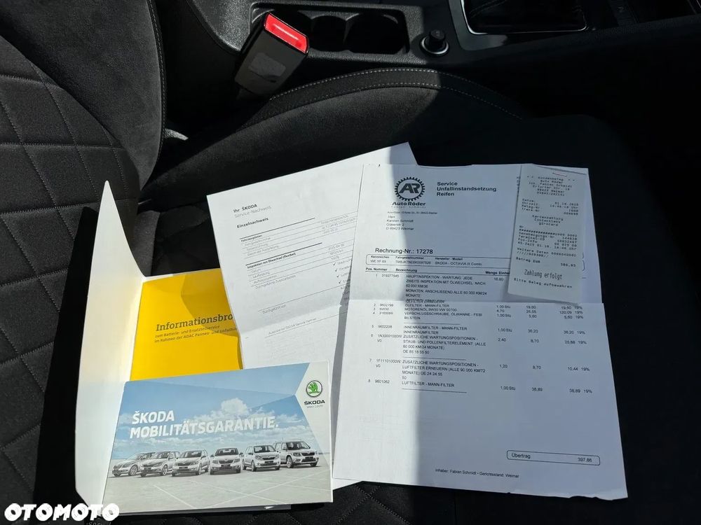 Skoda Octavia 2.0 TDI DSG RS - 32