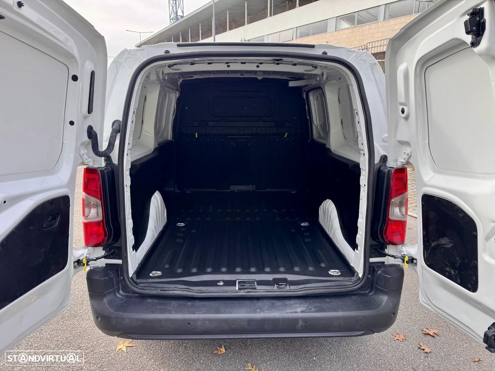 Toyota Proace City L2 1.5D - 3 Lugares - 8