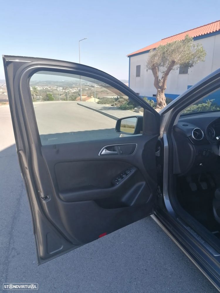 Mercedes-Benz B 180 CDI (BlueEFFICIENCY) - 3