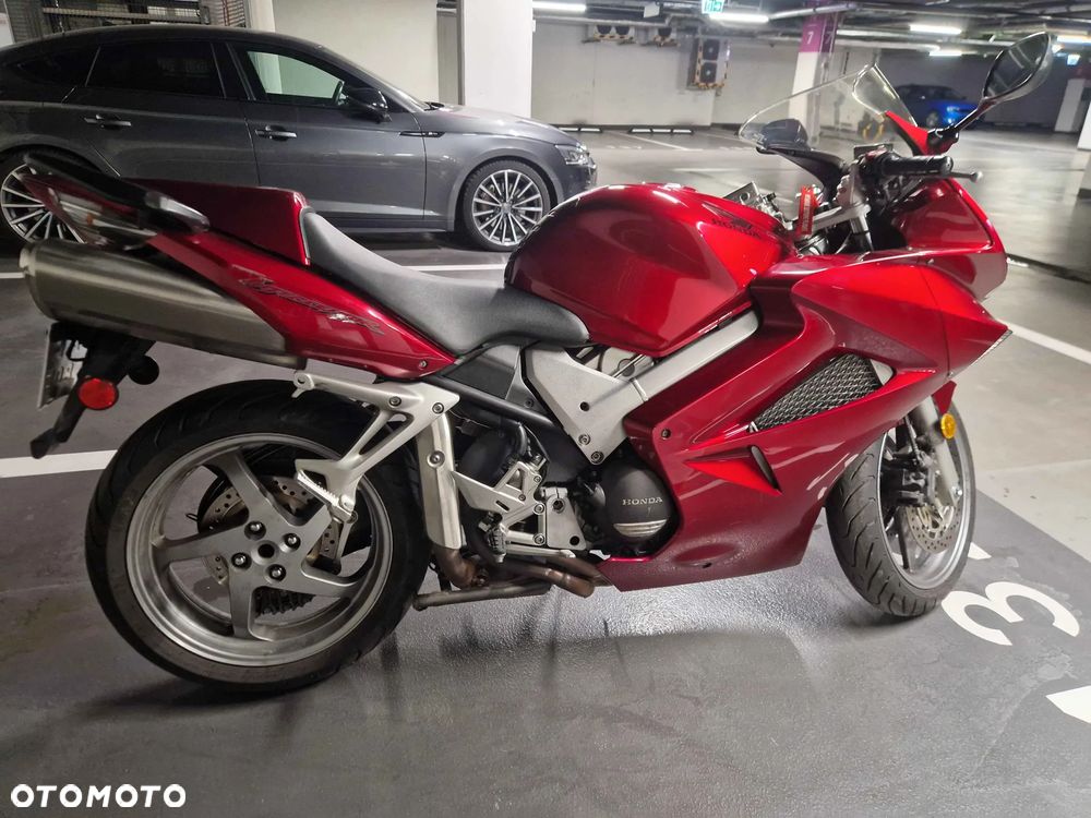 Honda VFR - 9