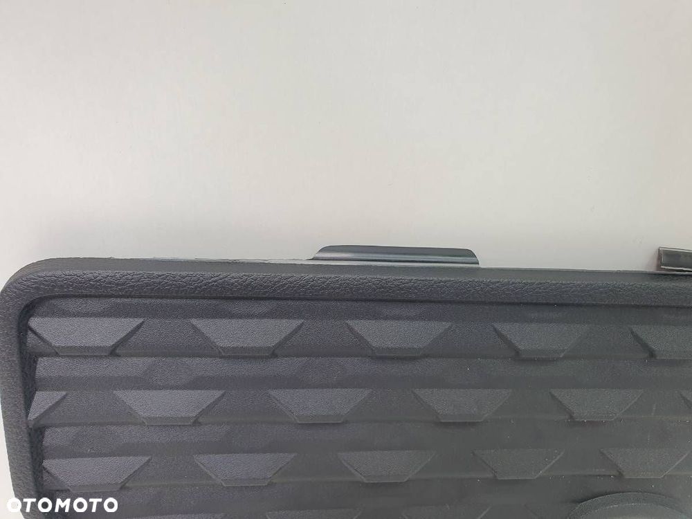 POKRYWA SCHOWKA PODŁOGI RAM 1500 2020 2018 - 2