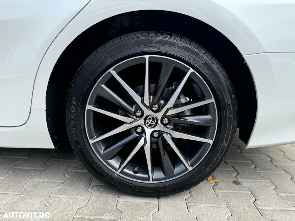 Toyota Camry 2.5 HEV Executive - 15