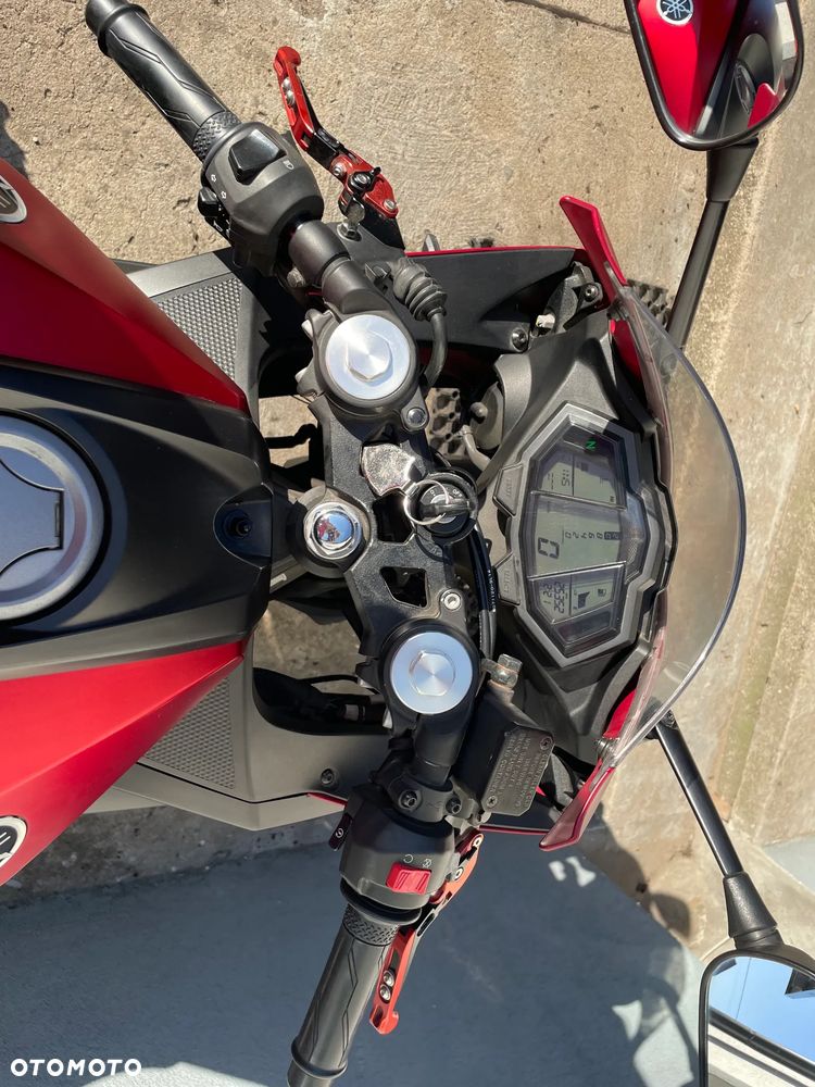 Yamaha YZF - 8