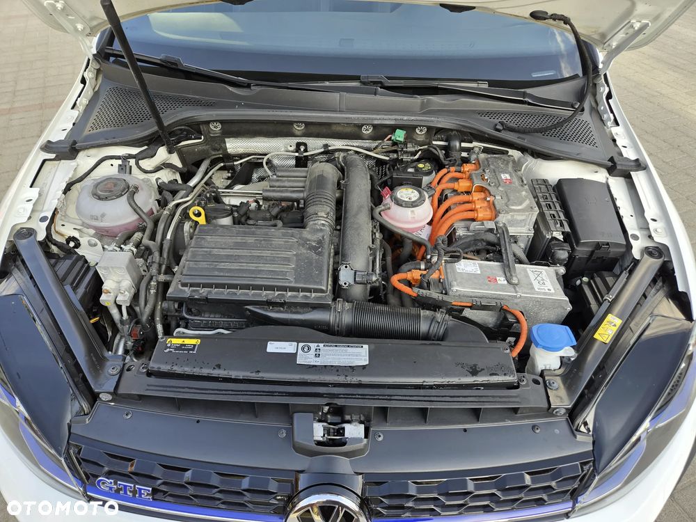 Volkswagen Golf - 34