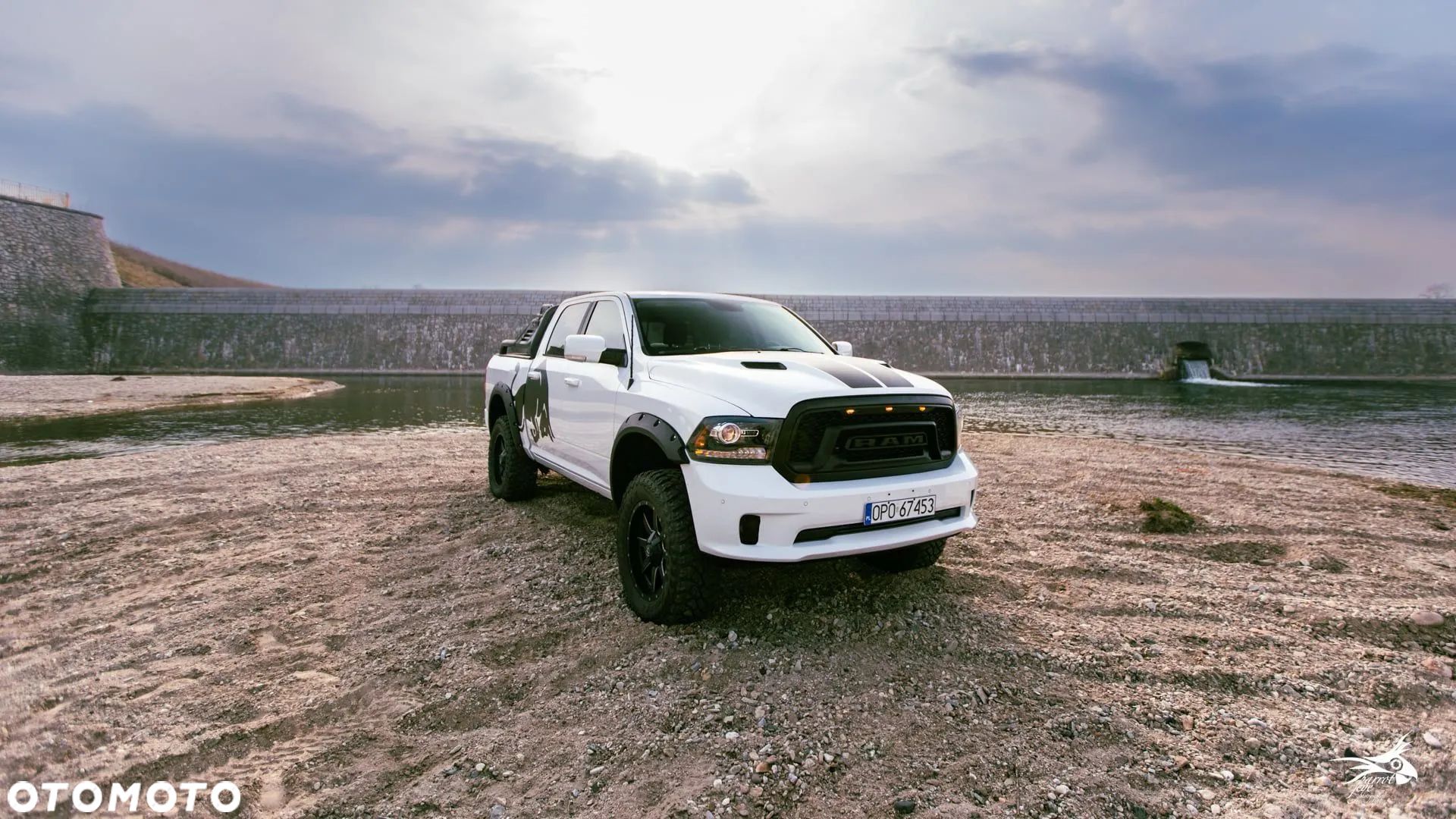 RAM 1500 5.7 Crew Cab Shortbed Laramie Sport Full - 1