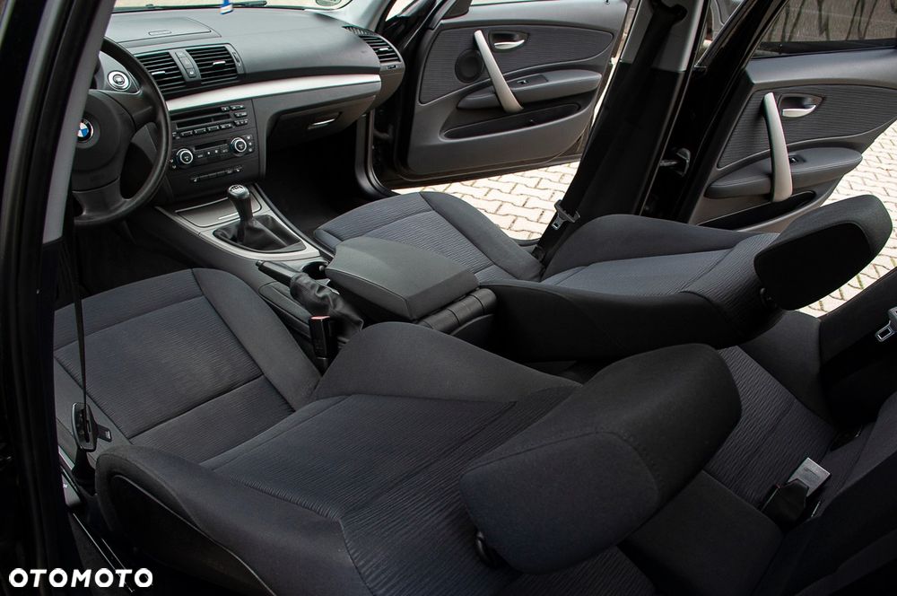 BMW Seria 1 118d - 23
