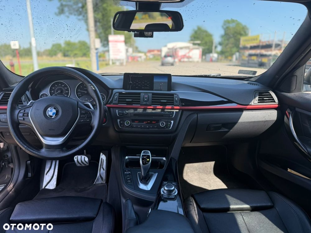 BMW Seria 3 335i Sport Line - 13