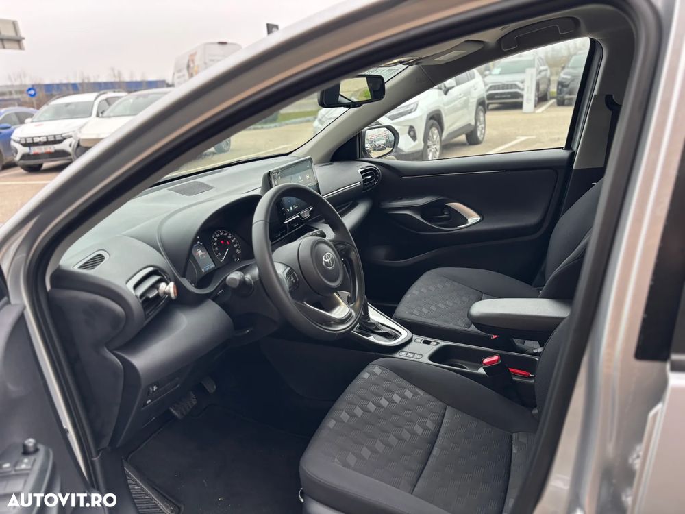 Toyota Yaris - 11