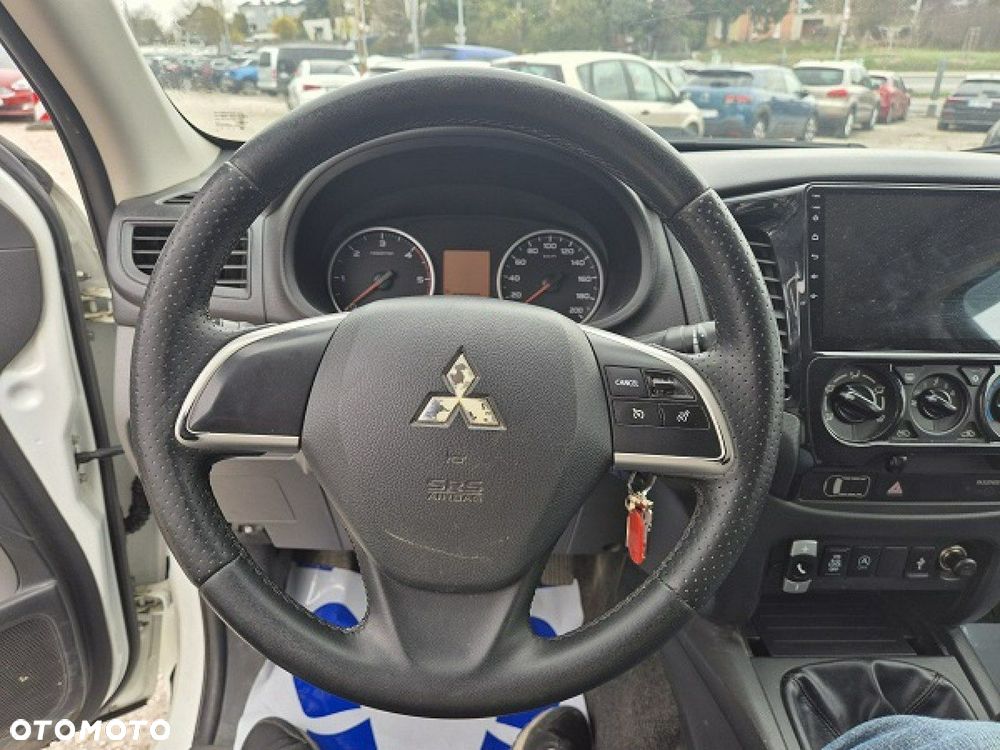 Mitsubishi L200 - 18