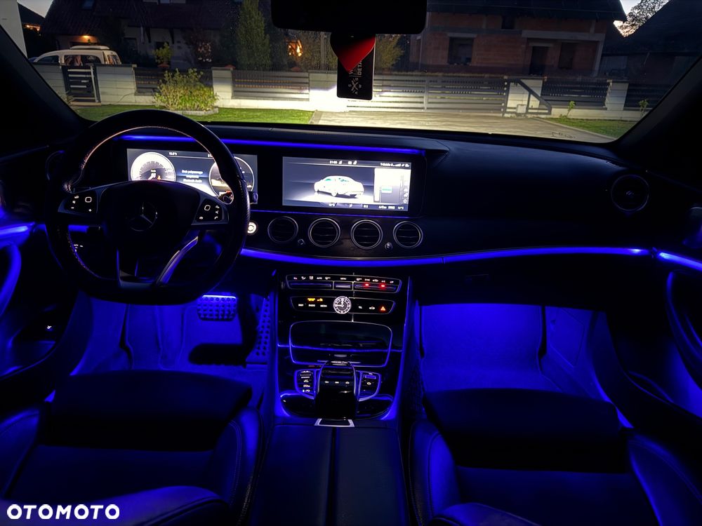 Mercedes-Benz Klasa E 220 d 9G-TRONIC - 24
