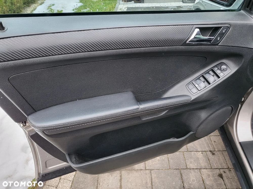 Mercedes-Benz ML - 26