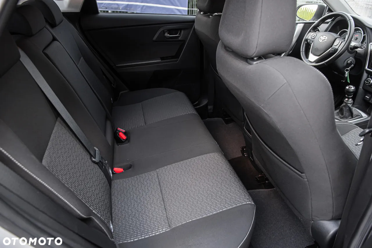Toyota Auris 1.6 Premium Comfort - 27