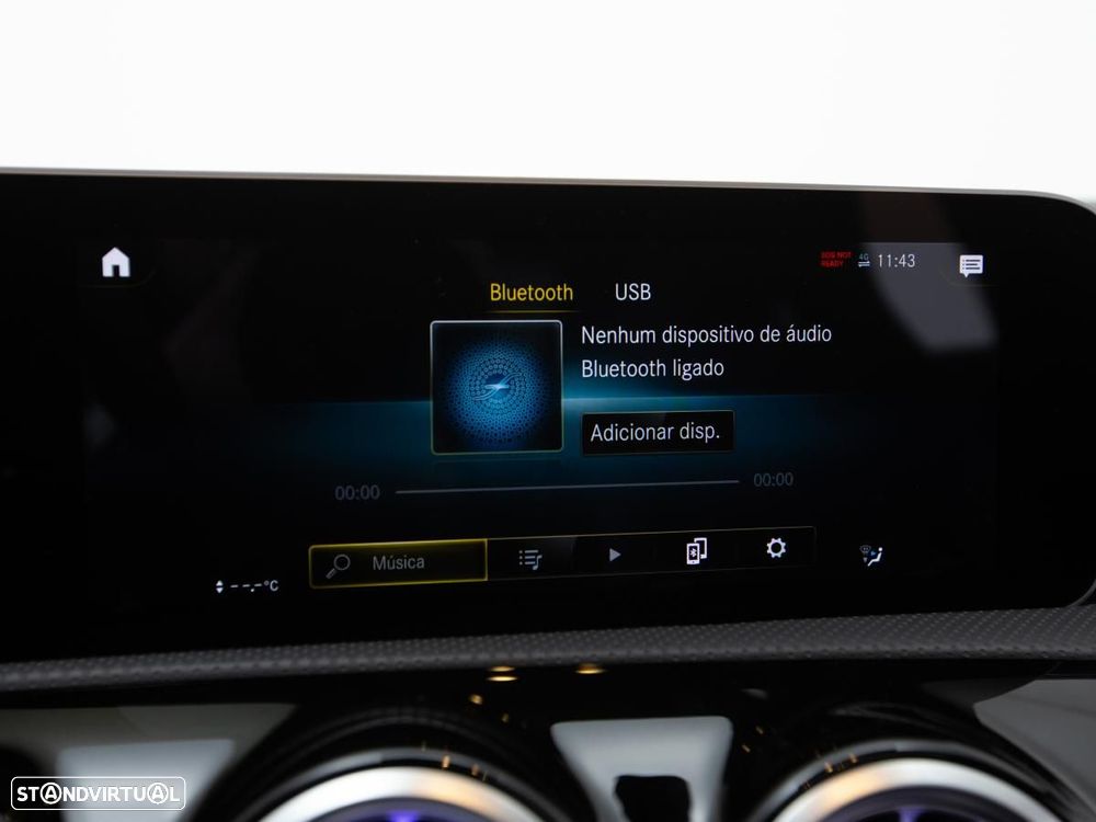 Mercedes-Benz A 250 7G-DCT AMG Line - 28