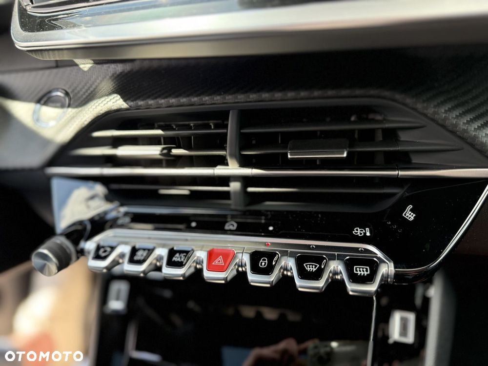 Peugeot 2008 PureTech mHEV GT E-DCS6 - 23