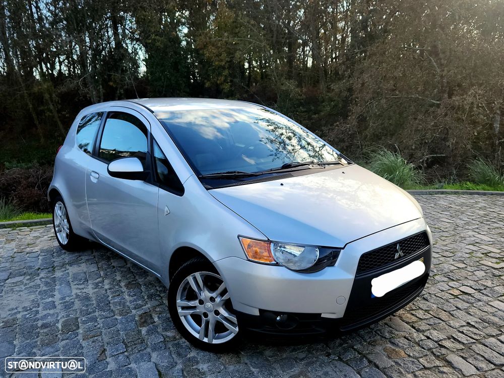 Mitsubishi Colt CZ3 1.3 Auto 30 Anos - 3