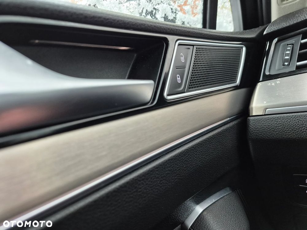 Volkswagen Passat 2.0 TDI SCR DSG Highline - 27