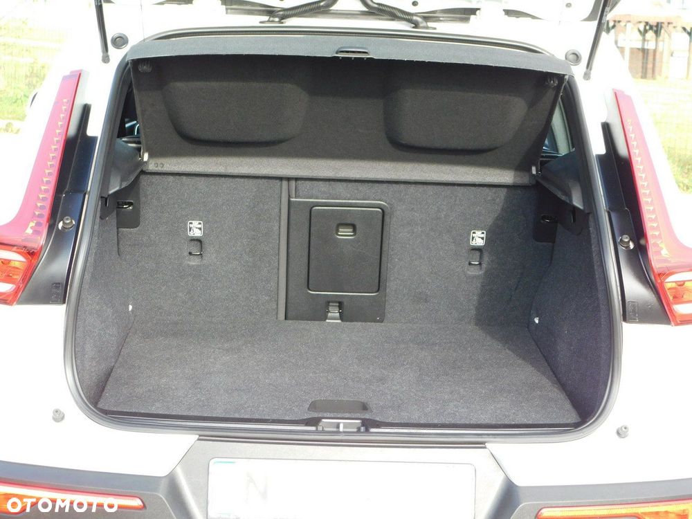 Volvo XC 40 T2 Plus Bright - 23