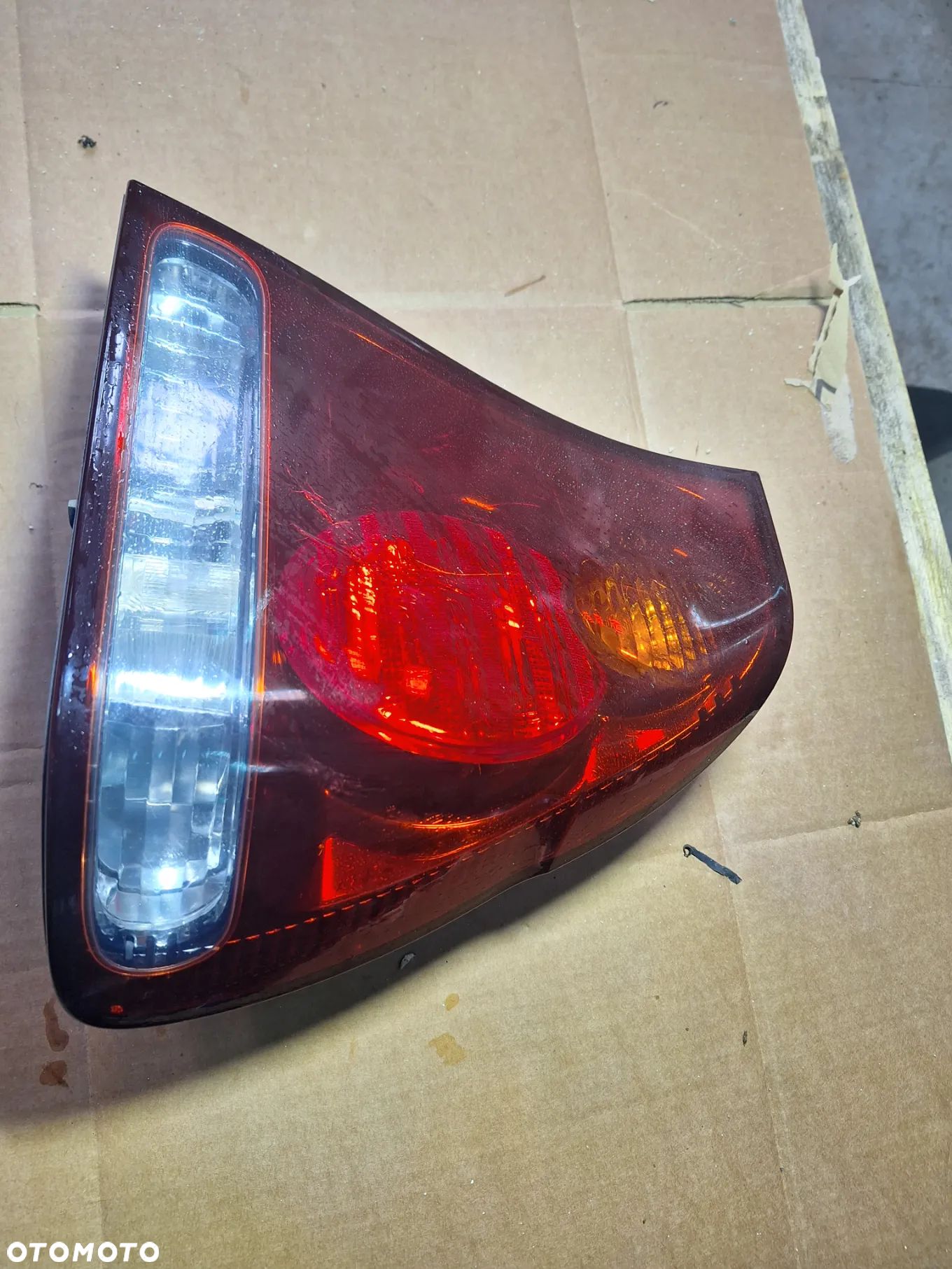 BMW 3 E46 COMPACT lampa prawa tył     28330204 - 1