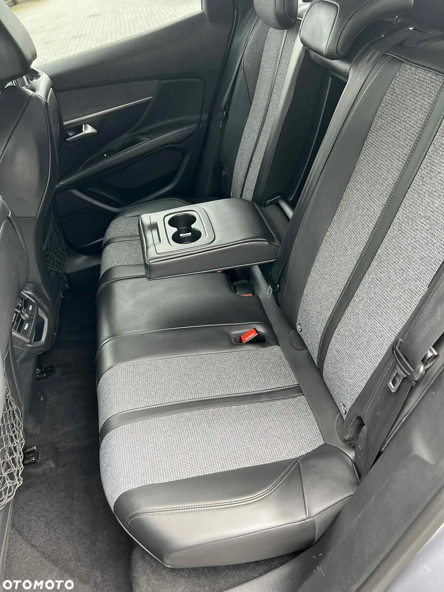 Peugeot 3008 1.6 BlueHDi Allure S&S EAT6 - 13