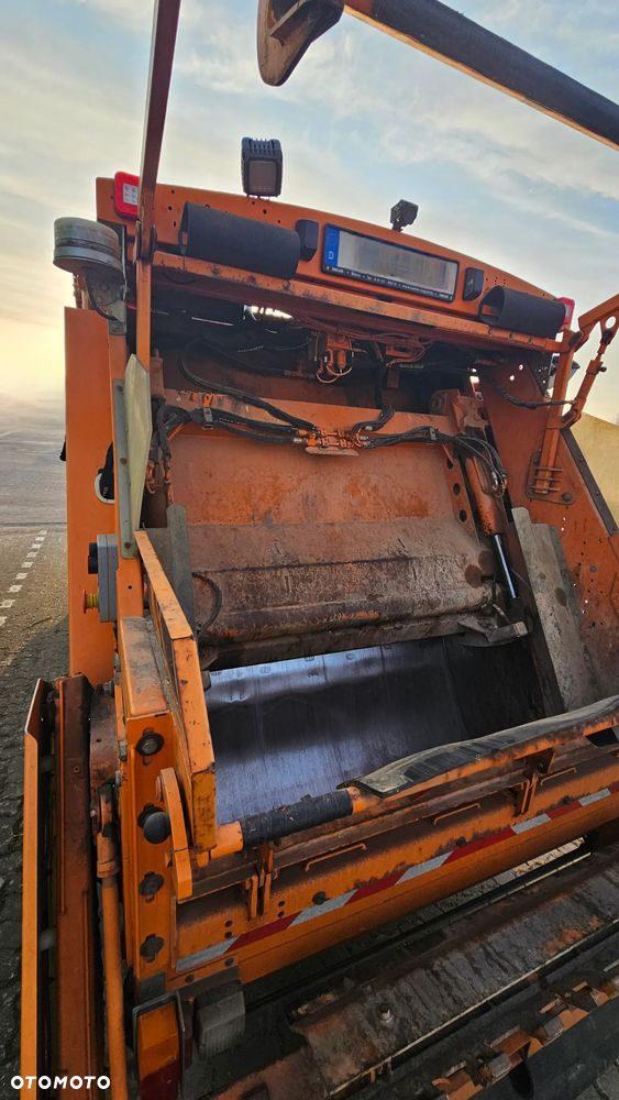 FUSO CANTER ŚMIECIARKA - 5