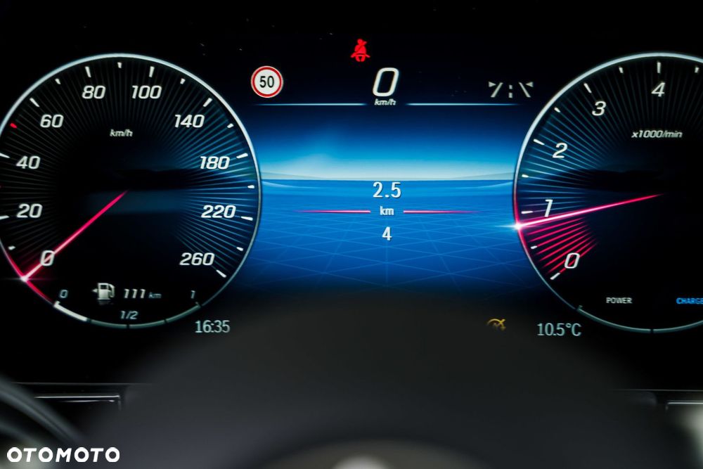 Mercedes-Benz GLA - 20