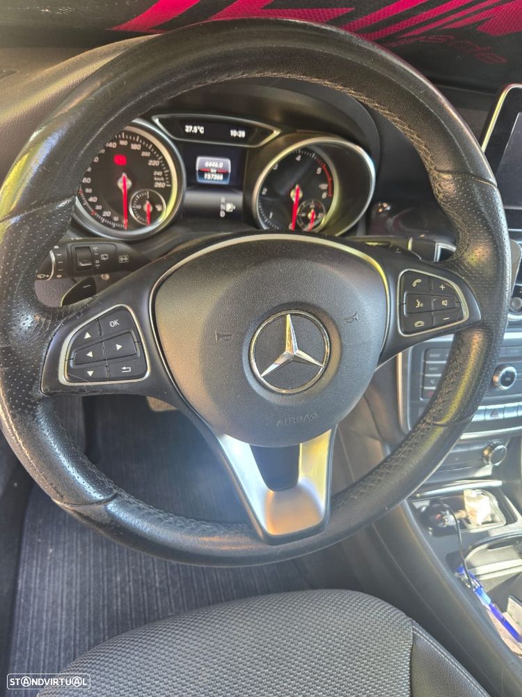 Mercedes-Benz CLA 180 d 7G-DCT Urban - 4