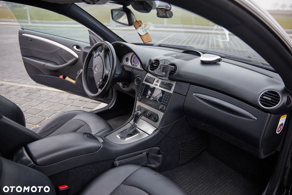 Mercedes-Benz CLK - 13