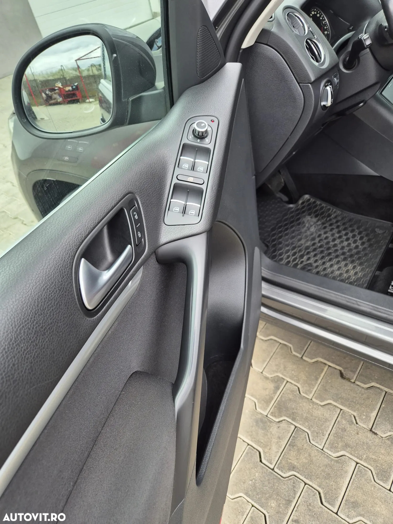 Volkswagen Tiguan 2.0 TDI DPF 4Motion Automatik Sport & Style - 9