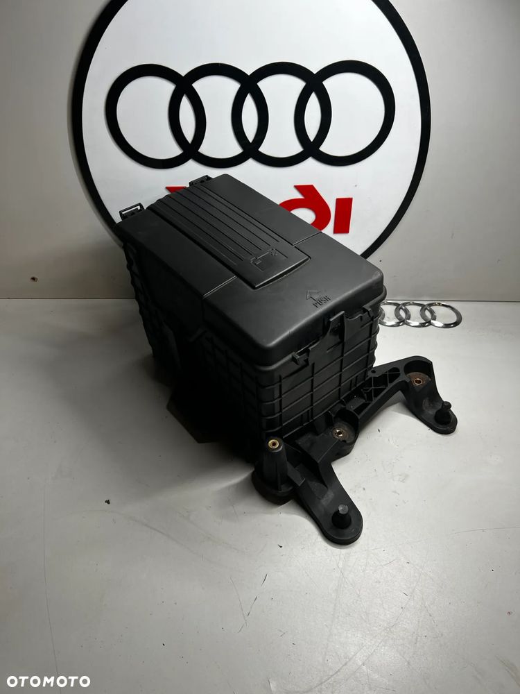 AUDI VW SKODA PODSTAWA OBUDOWA AKUMULATORA 1K0915333 - 1