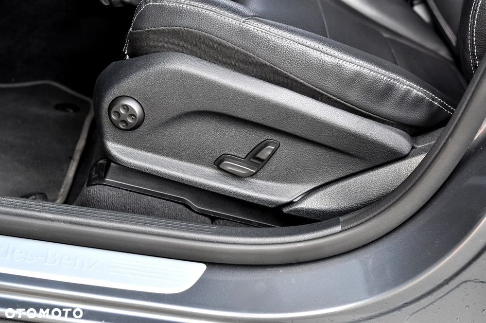 Mercedes-Benz GLC 220 d 4Matic 9G-TRONIC AMG Line Advanced - 26