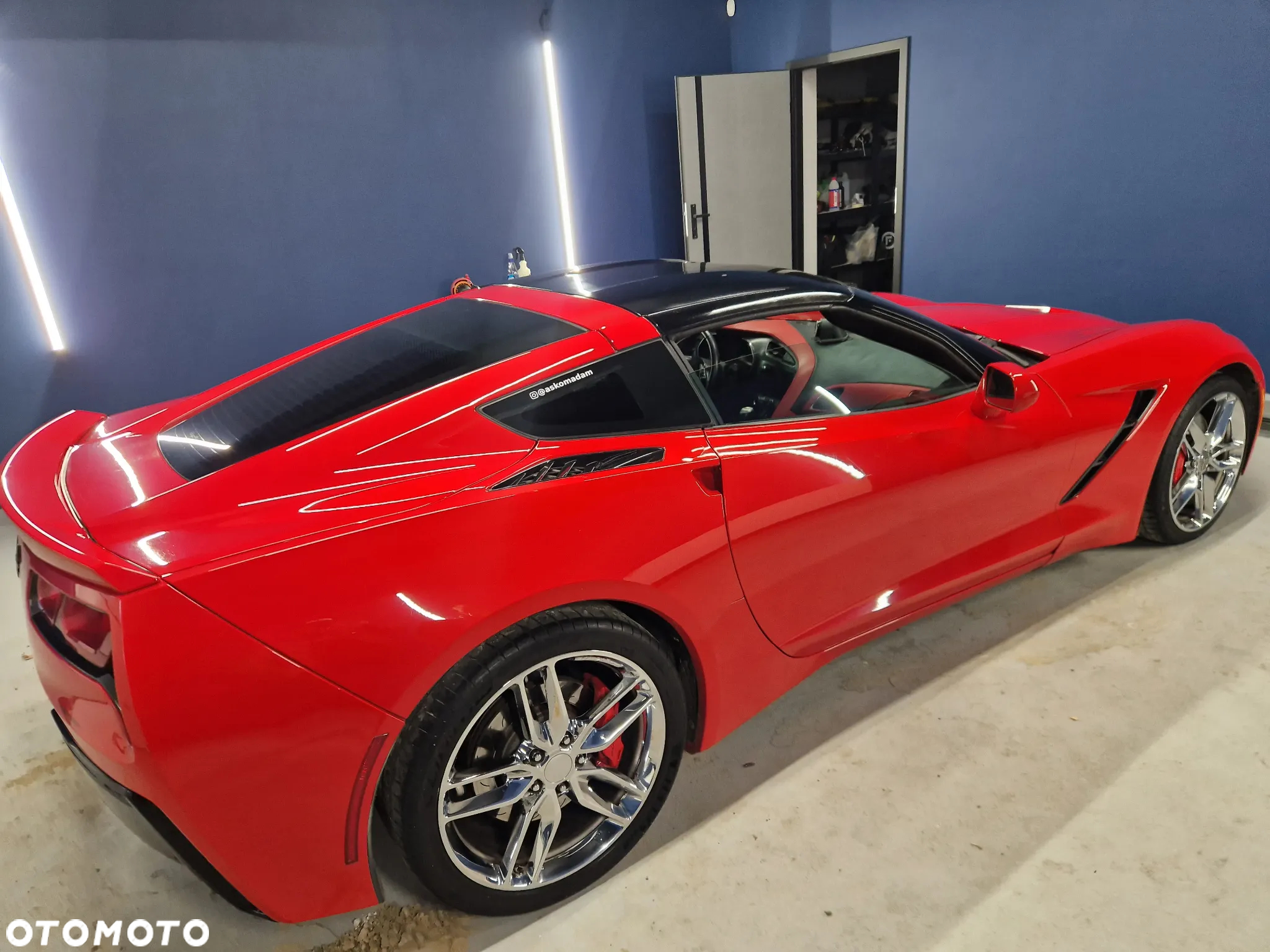 Chevrolet Corvette - 16