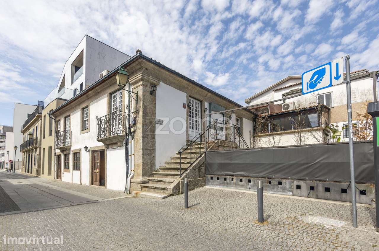 Prédio p/ investimento - centro de Lousada com rendimento e potencial - Grande imagem: 4/50