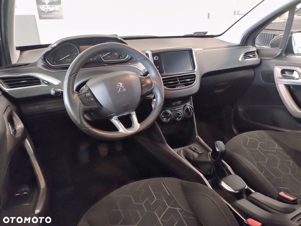 Peugeot 2008 1.2 Pure Tech Active - 8