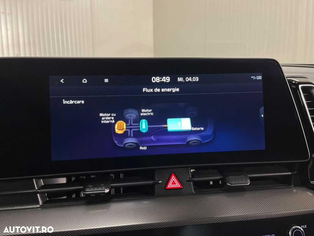 Kia Sportage 1.6 T-GDI HEV 6AT 4x2 Business Line - 16