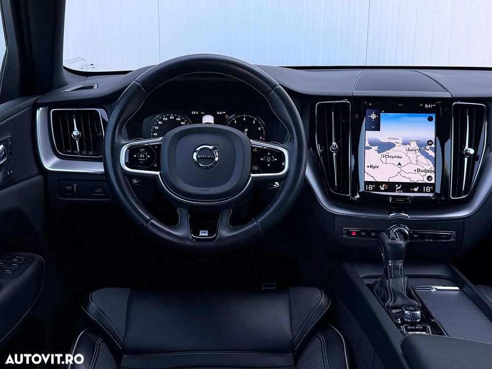 Volvo XC 60 T6 AWD R-Design - 26