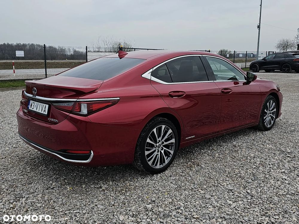 Lexus ES 300h Business Edition - 5