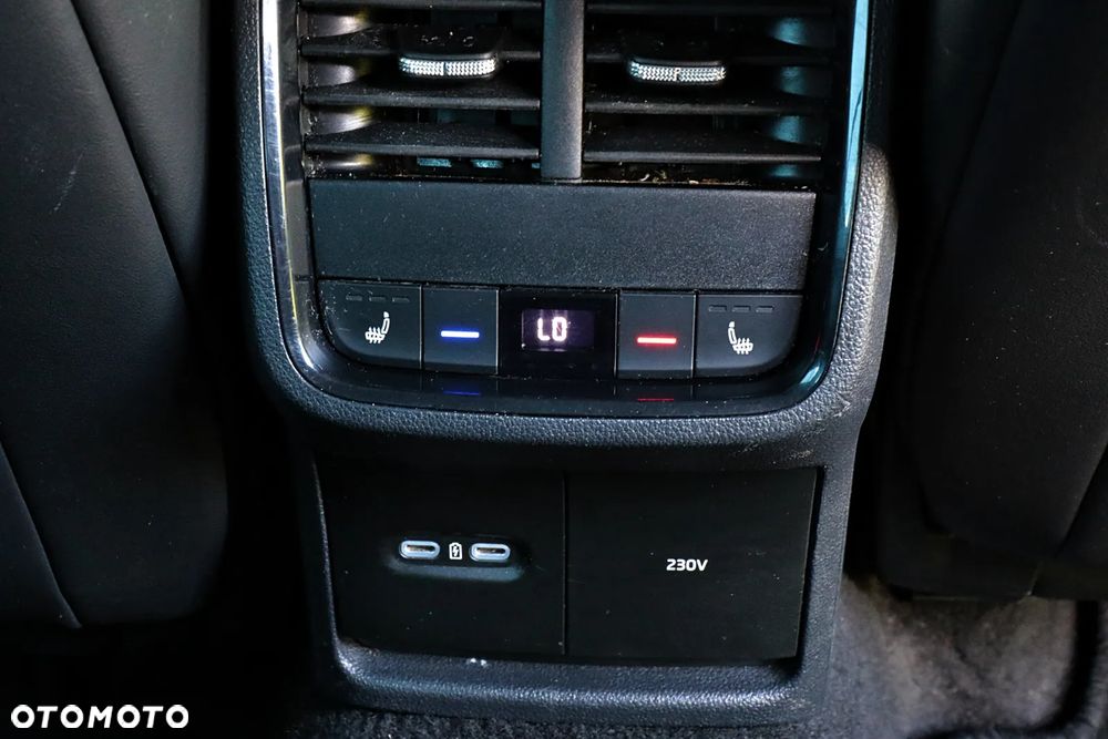 Skoda Octavia 2.0 TSI DSG RS Plus - 36