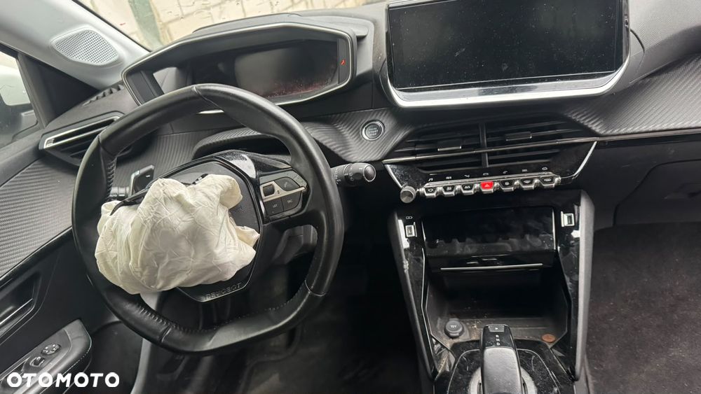 Peugeot 208 1.2 PureTech Allure S&S EAT8 - 20
